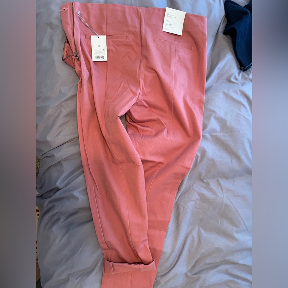 A new day pink stretch high rise skinny fit women’s pants.